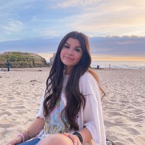 Meet your Posher, Cierra